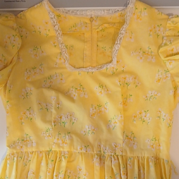 Vintage Yellow Floral Maxi Dress - Picture 5 of 6
